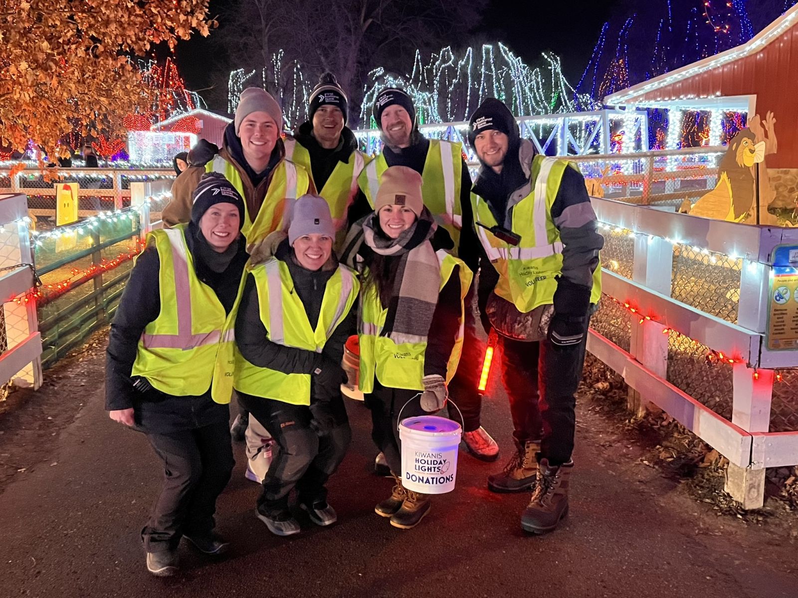 FNBMN Employees volunteering at Kiwanis Holiday Lights